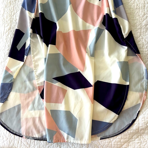 Geometric tie midi dress! Size M - Picture 2 of 4